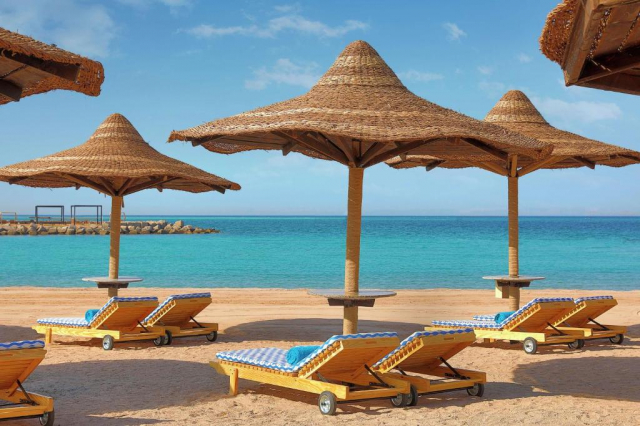 Petrece o luna intreaga la plaja in Egipt cu doar 2722 euro,avion din Bucuresti!!! Albatros Makadi Resort 5*
