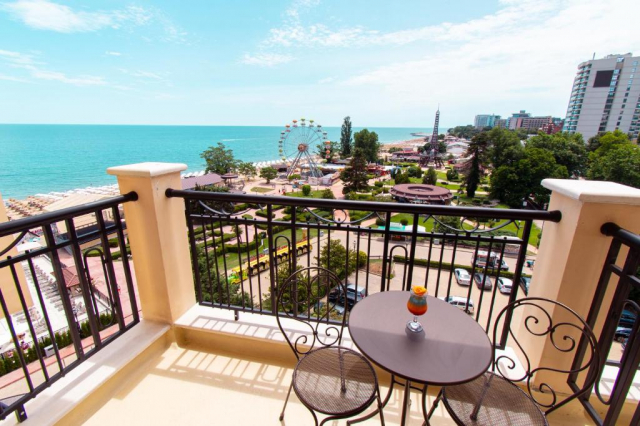 Sejur cu Ultra All inclusive in Nisipurile de Aur la hotel Admiral 5*: 1 copil pana la 12 ani gratuit 