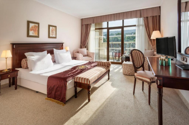 Sejur cu All inclusive la Melia Grand Hermitage 5*: 1 copil pana la 13 ani gratuit 