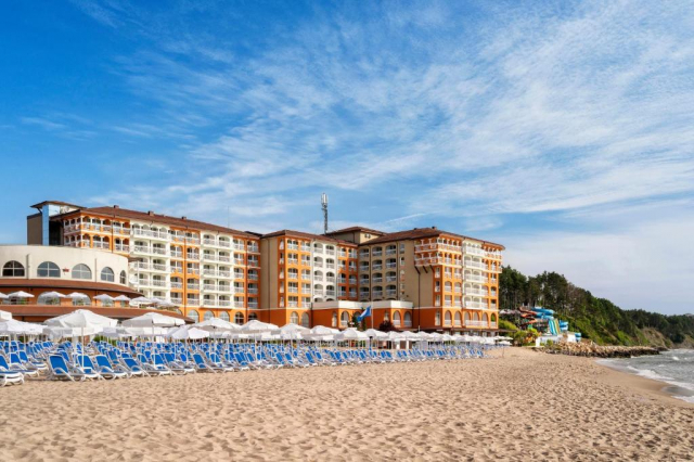 Sejur cu All inclusive la Sol Luna Bay 4^: 1 copil pana la 12  ani gratuit 