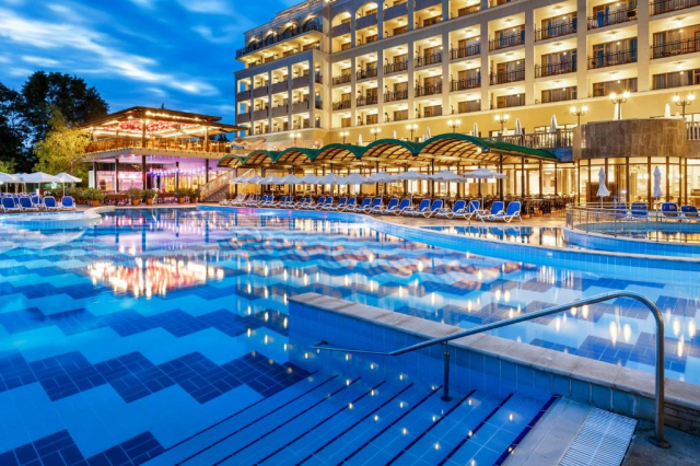 Sejur cu All inclusive la Sol Nessebar Palace 5*: 1 copil pana la 12 ani gratuit 
