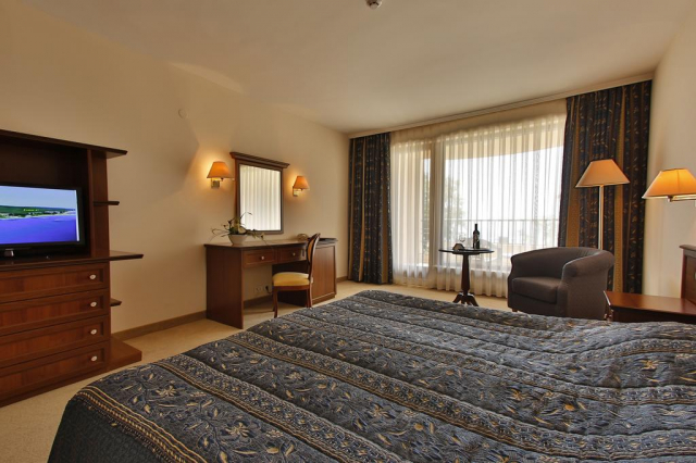 Sejur cu All inclusive la HVD Riviera Beach 5*: 1 copil pana la 13 ani gratuit 