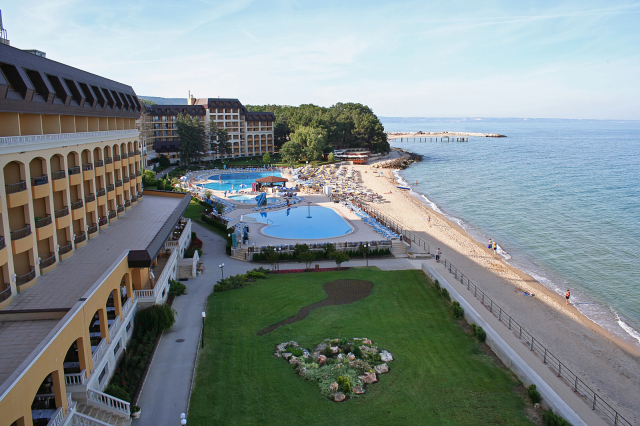Sejur cu All inclusive la HVD Riviera Beach 5*: 1 copil pana la 13 ani gratuit 