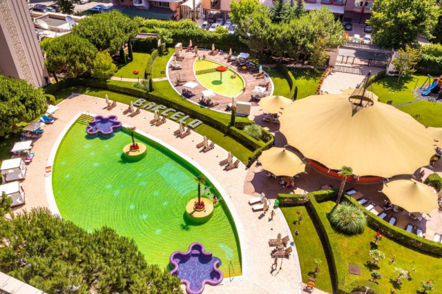 Sejur cu All inclusive la Barcelo Royal Beach 5*: 1 copil pana la 12 ani gratuit 