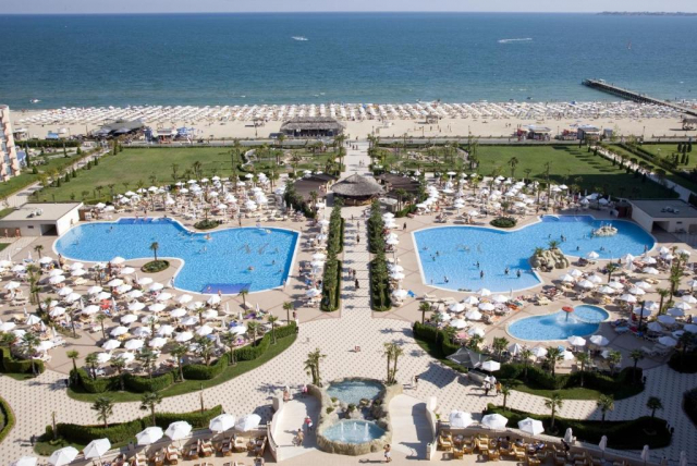Sejur cu Ultra All inclusive la Dit Majestic Hotel 4*: 1 copil pana la 12 ani gratuit 