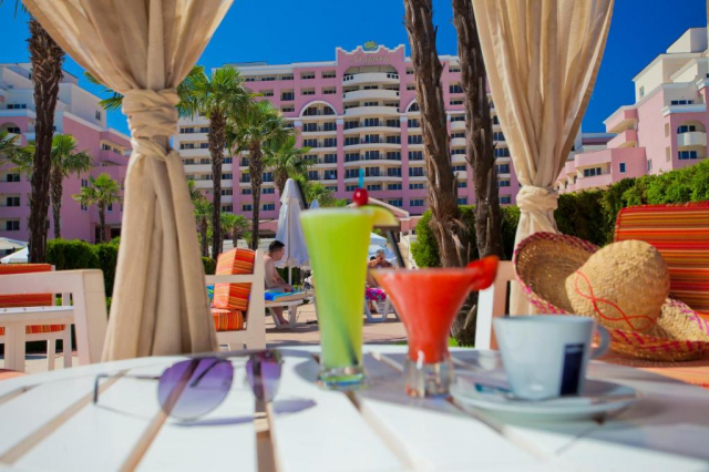 Sejur cu Ultra All inclusive la Dit Majestic Hotel 4*: 1 copil pana la 12 ani gratuit 
