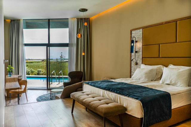 Sejur cu Ultra All inclusive la hotel Wave Resort 5*; 1 copil pana la 13 ani gratuit 