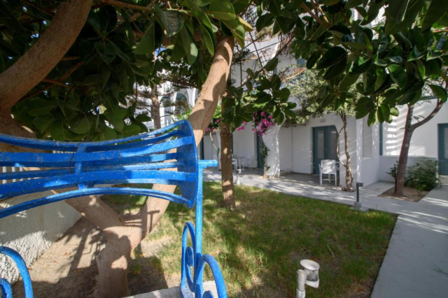 Sejur in Santorini: 415 euro cazare 7 nopti cu mic dejun+ transport avion+ toate taxele