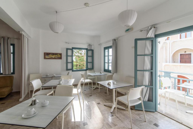 Sejur in Santorini: 415 euro cazare 7 nopti cu mic dejun+ transport avion+ toate taxele
