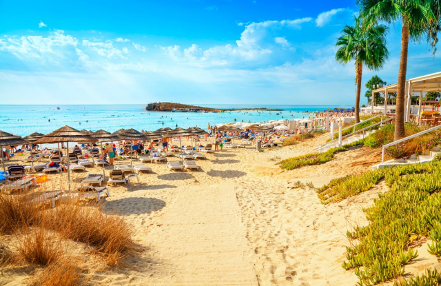 Ultimele 4 locuri!!!Sejur de 7 nopti la plaja in Cipru la doar 1204 euro,avion din Bucuresti!  Adams Beach Hotel 5*