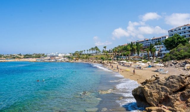 CIPRU - Limassol: 7 nopti cazare cu demipensiune + bilet avion Bucuresti + taxe aeroport + transfer = 569 euro/pers