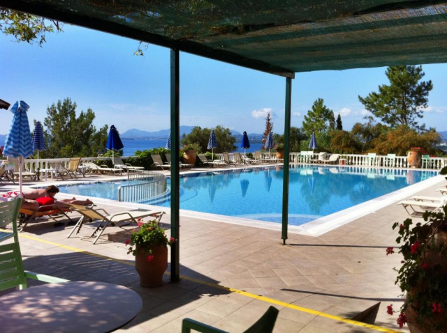 ULTIMELE LOCURI CORFU, AVION DIN BUCURESTI, LA HOTEL NAUTILUS 3*, LA TARIFUL DE 549 EURO/PERS, DEMIPENSIUNE!