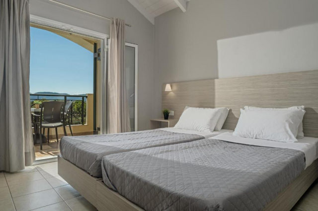 ULTIMELE LOCURI ZAKYNTHOS, AVION DIN CLUJ-NAPOCA, LA HOTEL ZANTE ATLANTIS 3*, LA TARIFUL 569 EURO/PERSOANA, MIC DEJUN!