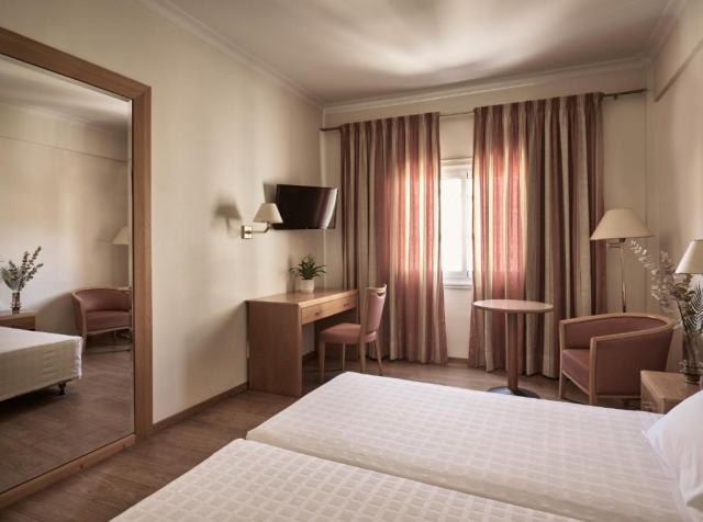 ULTIMELE LOCURI ZAKYNTHOS, AVION DIN BUCURESTI , LA HOTEL STRADA MARINA 4*, LA TARIFUL 528  EURO/PERSOANA, MIC DEJUN!