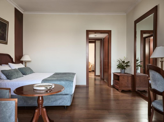 ULTIMELE LOCURI ZAKYNTHOS, AVION DIN BUCURESTI , LA HOTEL STRADA MARINA 4*, LA TARIFUL 528  EURO/PERSOANA, MIC DEJUN!