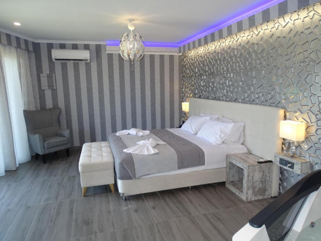 ULTIMELE LOCURI ZAKYNTHOS, AVION DIN BUCURESTI, LA HOTEL GARDEN PALACE 4*, LA TARIFUL DE 523 EURO/PERS, ALL INCLUSIVE!