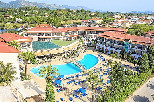 Sejur in Zakynthos: 700 euro cazare 7 nopti cu All inclusive+ transport avion+ toate taxele