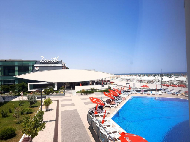 ULTRA LAST MINUTE LITORAL, MAMAIA, HOTEL ZENITH 4*, 5 NOPTI CAZARE CU MIC DEJUN.