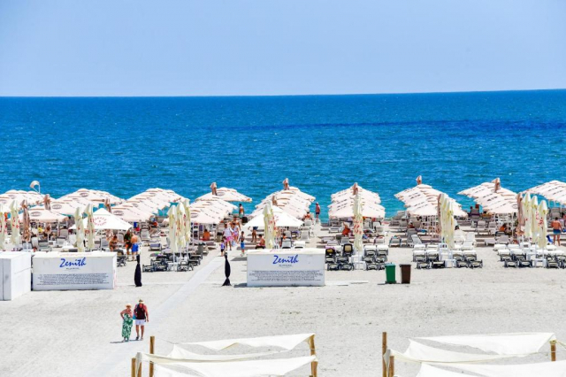 ULTRA LAST MINUTE LITORAL, MAMAIA, HOTEL ZENITH 4*, 5 NOPTI CAZARE CU MIC DEJUN.