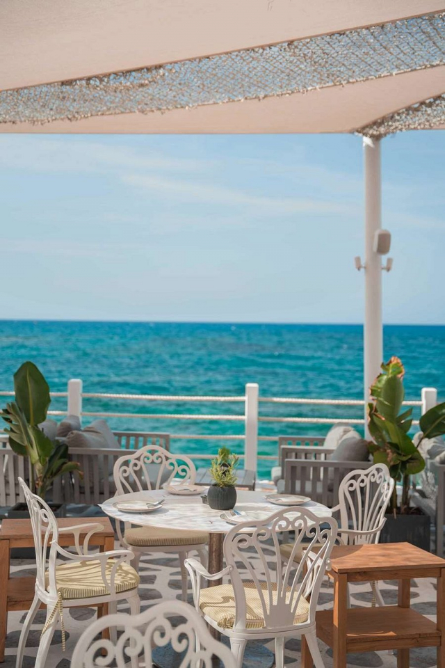 LAST MINUTE GRECIA, CRETA, GLAROS BEACH HOTEL 4*, 7 NOPTI CAZARE CU DEMIPENSIUNE, ZBOR DIN BUCURESTI