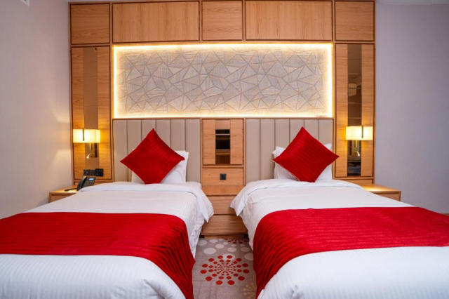 SUPER OFERTA LA DUBAI LA ZONA CONTINENTAL 4**** MIC DEJUN ZBOR DIN OTOPENI CU TAXE INCLUSE