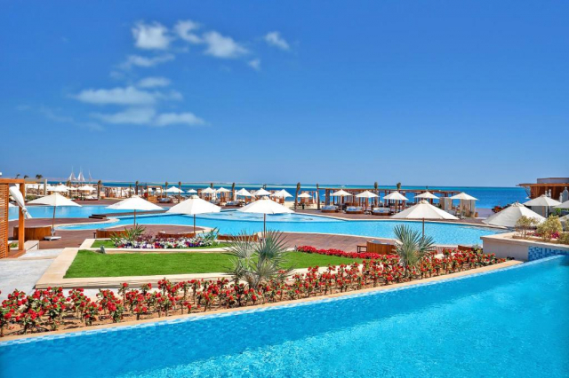 Sejur in Hurghada: 1200 euro cazare 7 nopti cu Ultra All inclusive+ transport avion+ toate taxele 