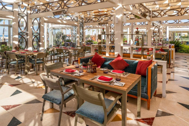 Sejur in Sharm El Sheikh: 900 euro cazare 7 nopti cu Ultra All inclusive+ transport avion+ toate taxele