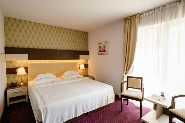 LAST MINUTE BACOLUX AFRODITA RESORT &amp; SPA 4*, BAILE HERCULANE, 5 NOPTI CAZARE CU MIC DEJUN SAU DEMIPENSIUNE