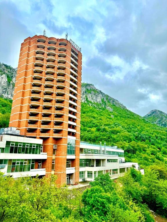 LAST MINUTE MINERVA GRAND HOTEL RESORT &amp; SPA 4*, BAILE HERCULANE, 5 NOPTI CAZARE CU MIC DEJUN SAU DEMIPENSIUNE