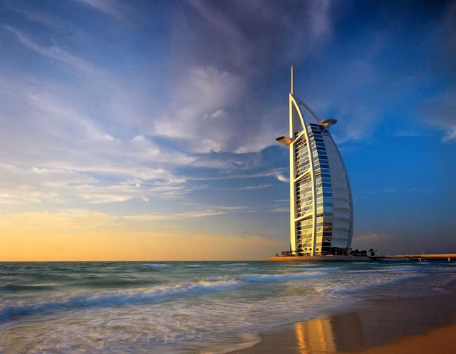 Vara continua in luxosul Dubai, de la doar 620 euro/pers, avion inclus!