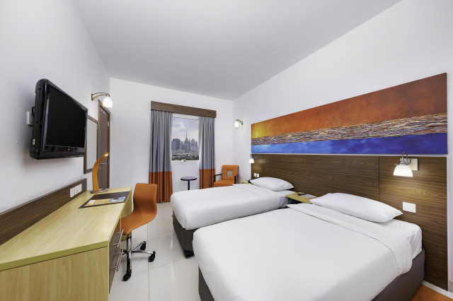 DUBAI  637  EURO / PERS PLECARE 12.12  DIN BUCURESTI -Citymax Hotel Bur Dubai, mic dejun
