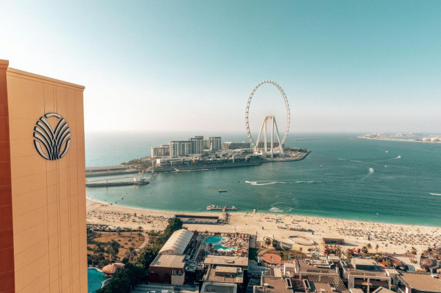 ULTRA LAST MINUTE REVELION DELUXE PE PLAJA 2026- 5*****AMWAJ JBR ZBOR DIN OTOPENI CU TAXE INCLUSE