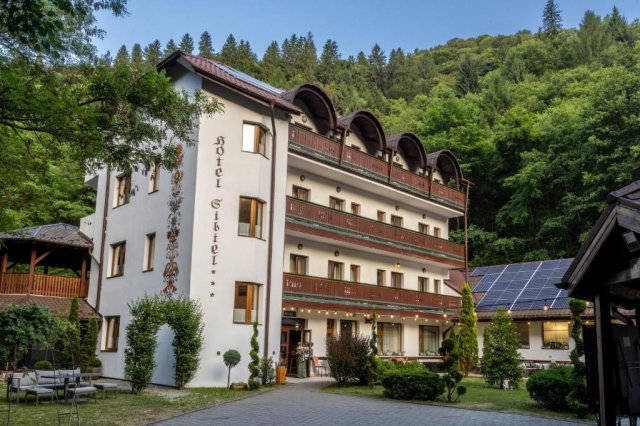 CRACIUN LA MARGINIMEA SIBIULUI, SENIOR VOYAGE, AUTOCAR DIN BUCURESTI SI ALTE ORASE, LA HOTEL DE 3*, TARIF DE 338 EURO/PERS, HB!