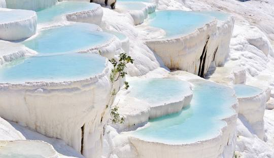 VACANTA ELEVILOR LA AYVALIK SI PAMUKKALE, AUTOCAR DIN BUCURESTI SI ALTE ORASE, LA HOTEL DE 5*, LA TARIFUL DE 399 EURO/PERS, HB!