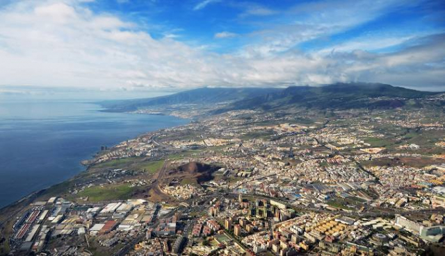 REVELION TROPICAL IN TENERIFE, SENIOR VOYAGE, AVION DIN BUCURESTI, LA HOTEL DE 4*, LA TARIFUL DE 1300 EURO/PERS, DEMIPENSIUNE!