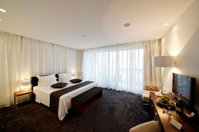 REVELION LA BALCIC, SENIOR VOYAGE, AUTOCAR DIN BUCURESTI SI ALTE ORASE, LA HOTEL DE 5*, LA TARIFUL DE 515 EURO/PERS, HB!