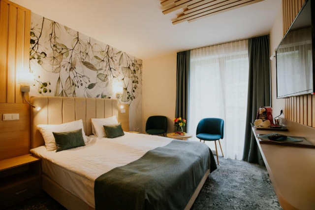 REVELION LA BAILE TUSNAD, SENIOR VOYAGE, AUTOCAR DIN BUCURESTI SI ALTE ORASE, LA HOTEL DE 4*, LA TARIFUL DE 570 EURO/PERS, HB!