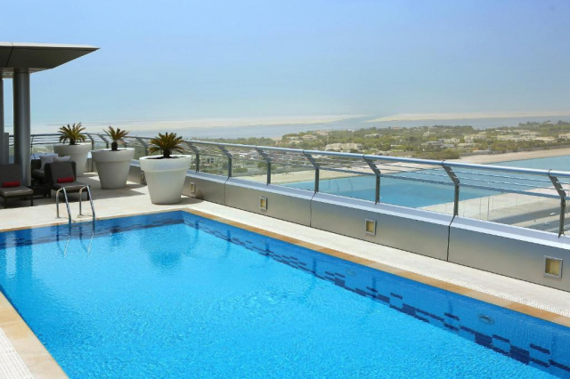 ULTIMELE LOCURI REVELION IN EMIRATE CENTRO ROTANA 3*** MIC DEJUN ZBOR DIRECT DIN OTOPENI CU TAXE INCLUSE
