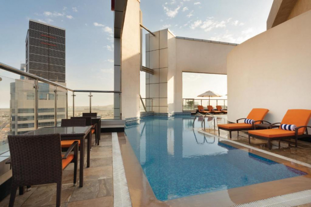 ULTIMELE LOCURI REVELION IN EMIRATE 2026 RAMADA ABU DHABI CORNCHE 4**** MIC DEJUN ZBOR DIRECT DIN OTOPENI CU TAXE INCLUSE