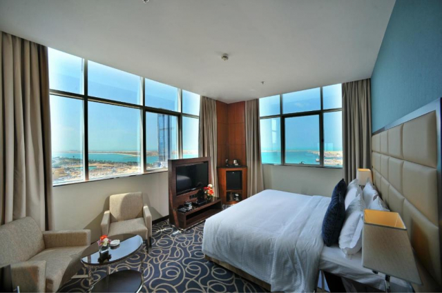 ULTIMELE LOCURI REVELION IN EMIRATE 2026 RAMADA ABU DHABI CORNCHE 4**** MIC DEJUN ZBOR DIRECT DIN OTOPENI CU TAXE INCLUSE