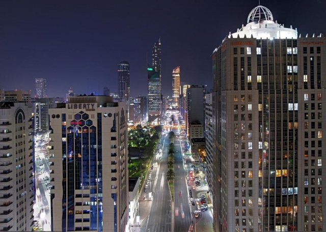 ULTIMELE LOCURI REVELION IN EMIRATE 2026 TRYP BY WHYNDHAM ABU DHABI 4**** MIC DEJUN ZBOR DIRECT DIN OTOPENI CU TAXE INCLUSE