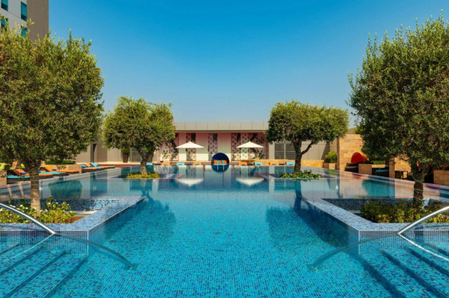 ULTIMELE LOCURI REVELION IN EMIRATE 2026 ALOFT ABU DHABI 4**** MIC DEJUN ZBOR DIRECT DIN OTOPENI CU TAXE INCLUSE