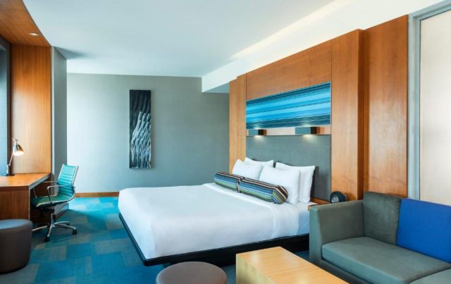 ULTIMELE LOCURI REVELION IN EMIRATE 2026 ALOFT ABU DHABI 4**** MIC DEJUN ZBOR DIRECT DIN OTOPENI CU TAXE INCLUSE