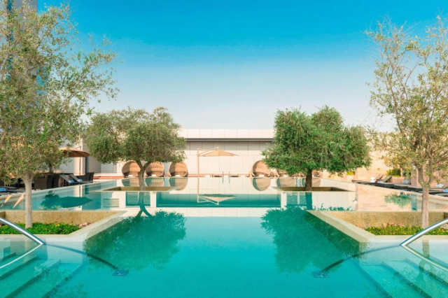 ULTIMELE LOCURI REVELION IN EMIRATE 2026 ALOFT ABU DHABI 4**** MIC DEJUN ZBOR DIRECT DIN OTOPENI CU TAXE INCLUSE
