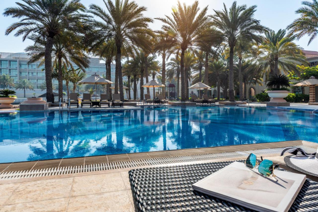 ULTIMELE LOCURI REVELION DELUXE IN EMIRATE 5*****AL RAHA BEACH ZBOR DIRECT DIN OTOPENI CU TAXE INCLUSE