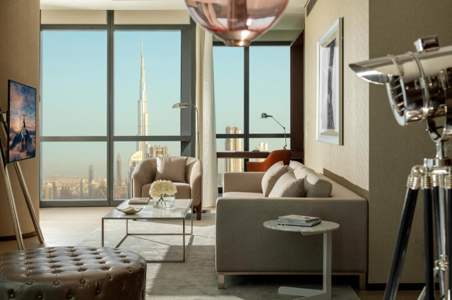 ULTRA LAST MINUTE DUBAI 5***** PARAMOUNT  ZBOR DIRECT DIN OTOPENI CU TAXE INCLUSE