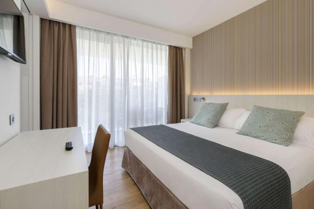 ULTRA LAST MINUTE MALAGA 7 NOPTI CAZARE CU DEMIPENSIUNE 4****SOL TOREMOLINOS ZBOR DIN CLUJ NAPOCA CU TAXE INCLUSE