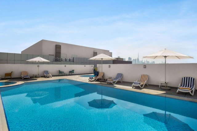 ULTRA LAST MINUTE DUBAI LA QUINTA JUMEIRAH 4**** ZBOR CHARTER CLUJ NAPOCA CU TAXE INCLUSE