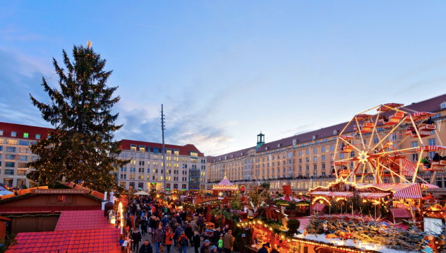 Circuit Clasic Craciun la Praga 6 zile Autocar 2025 plecare din Bucuresti 22.12 -  431 euro/persoana