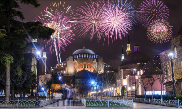 REVELION 2026 ISTANBUL 5 zile Autocar plecare 29.12 din Bucuresti 305 euro/persoana